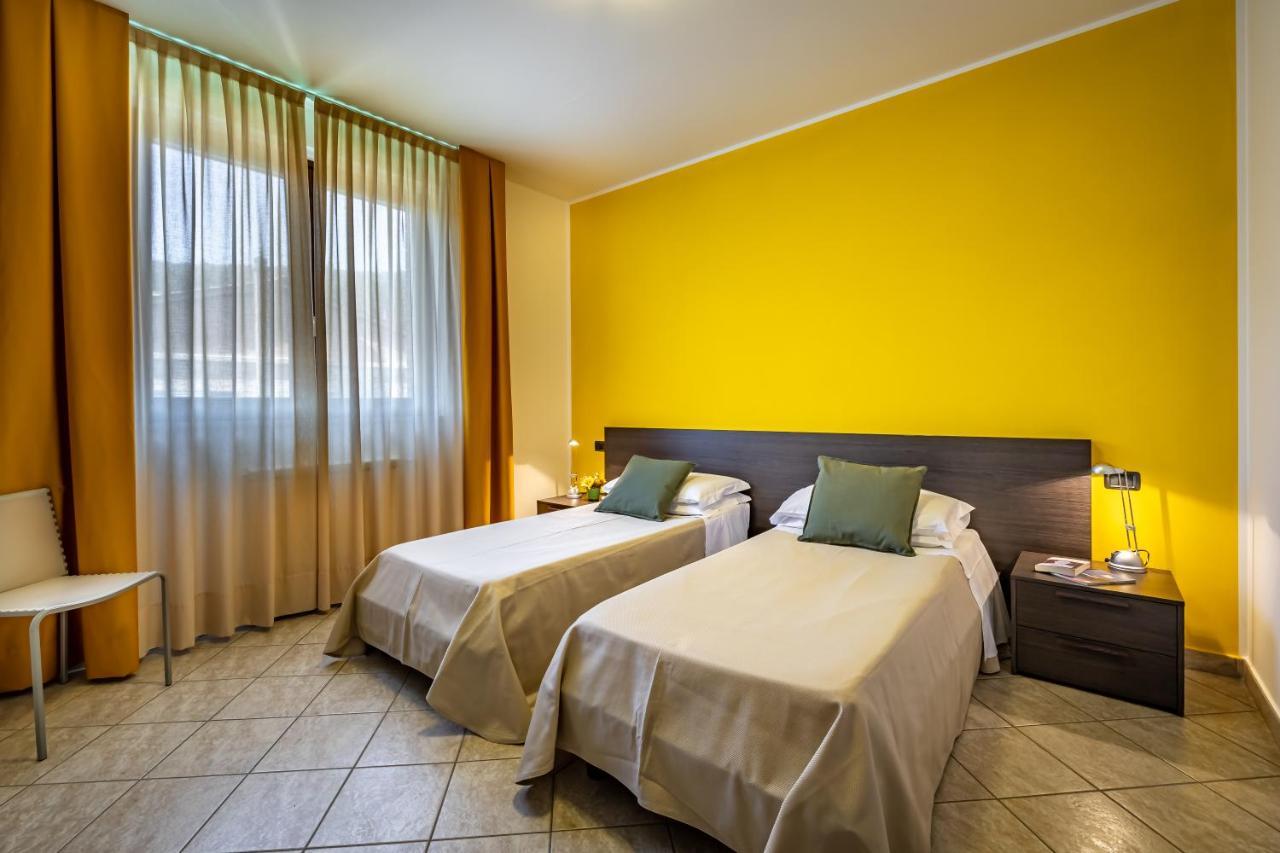 Casa Vacanze Arianna Rosia Esterno foto