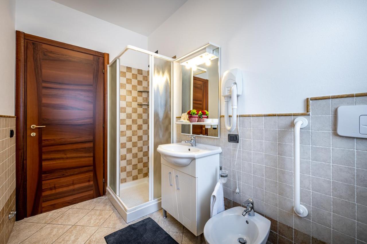 Casa Vacanze Arianna Rosia Esterno foto