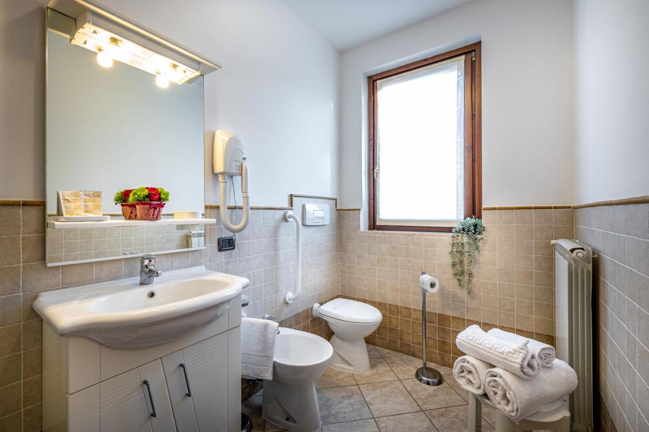 Casa Vacanze Arianna Rosia Esterno foto
